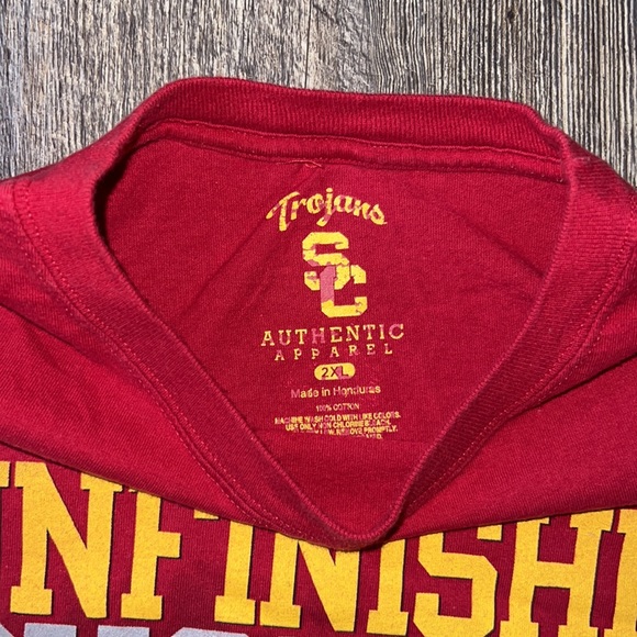 USC football T-shirt - Picture 3 of 7
